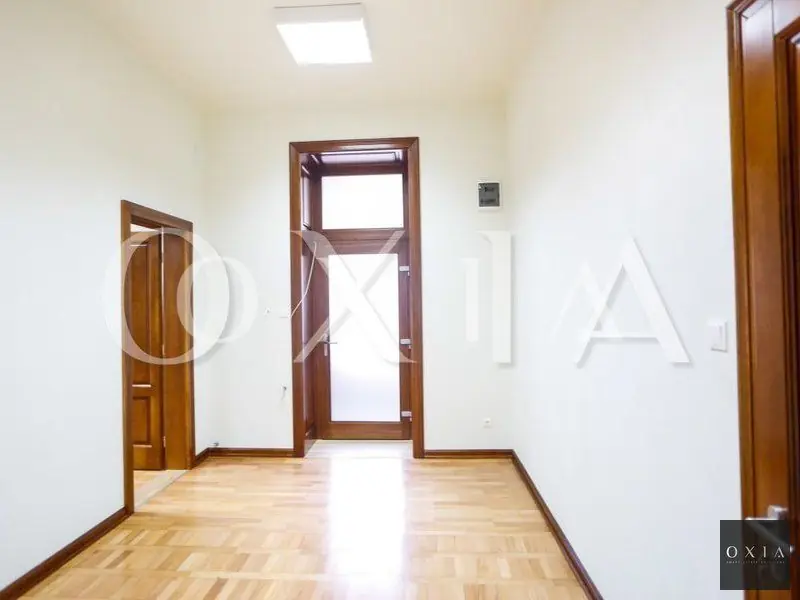 Spatiu Pretabil Pentru Birou, Take Ionescu