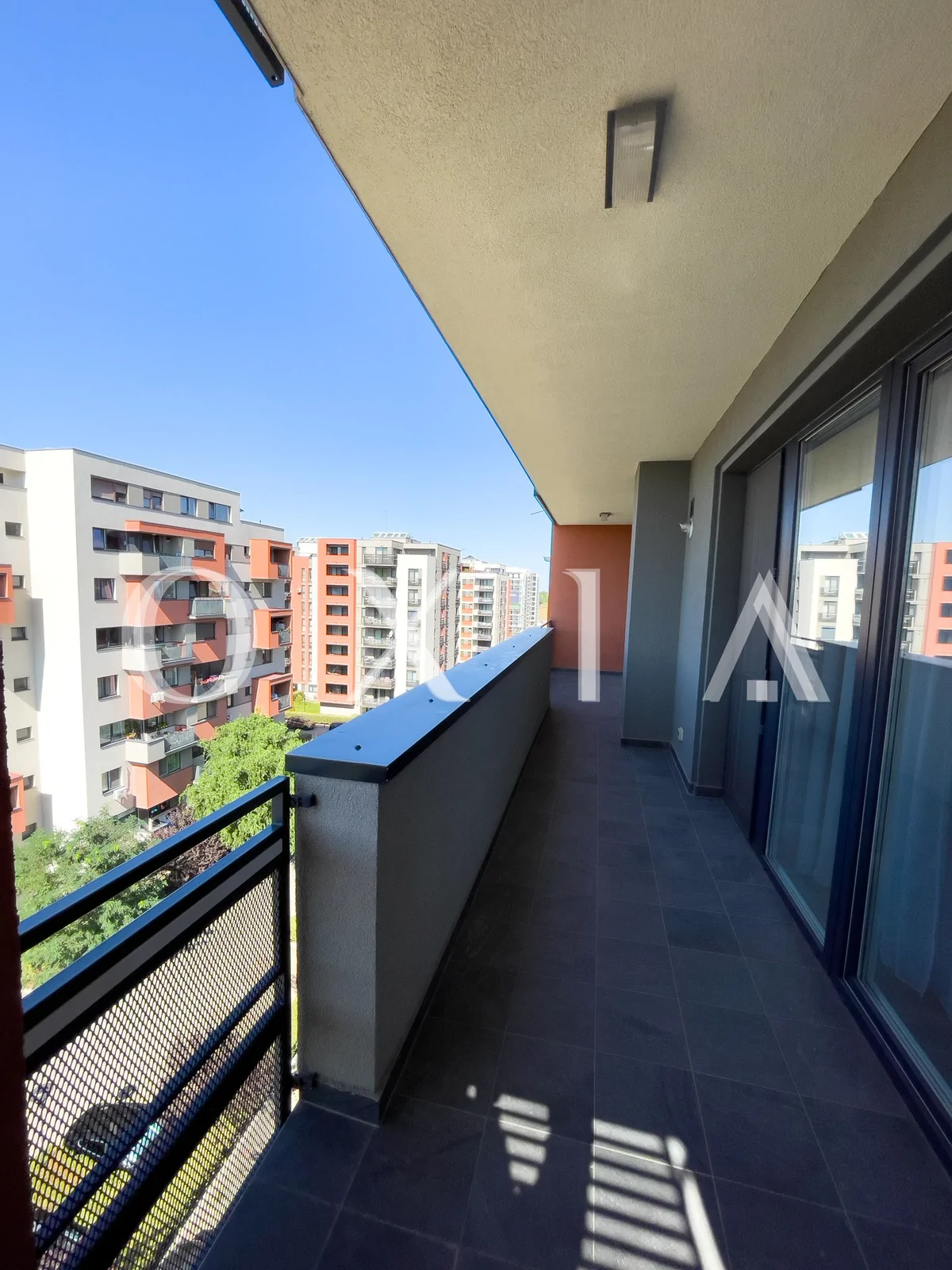 Aradului – Iris, Loc Propriu De Parcare, Mobilat-Utilat