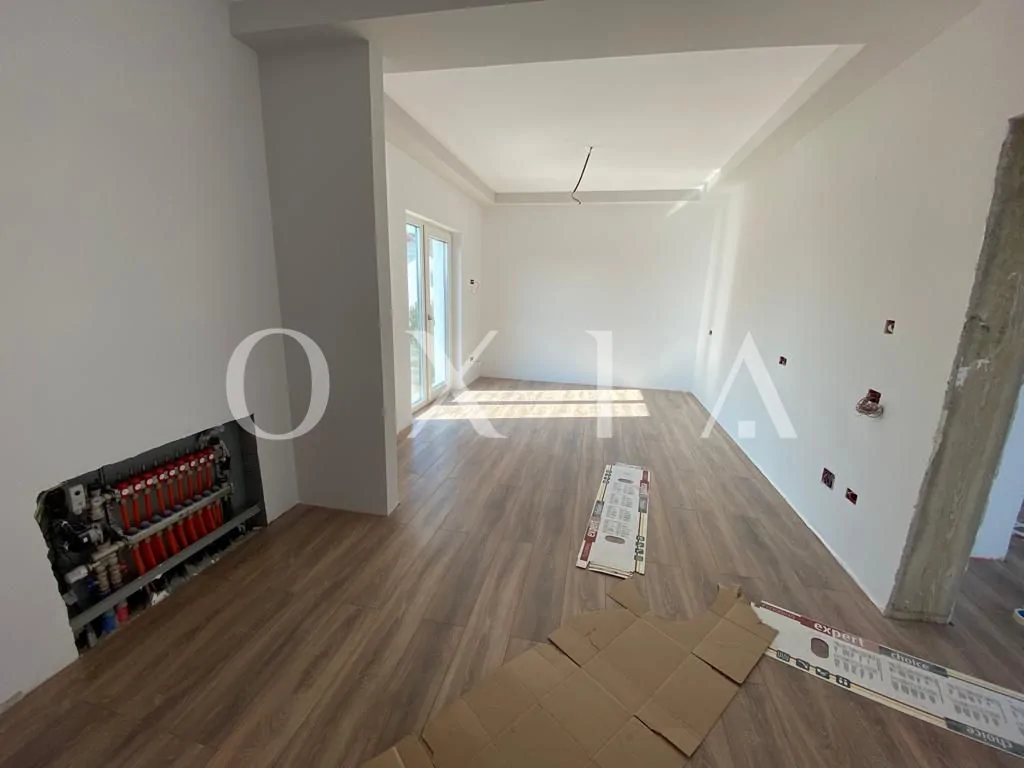 Despartita prin garaj, foarte spatioasa, finisaje premium !