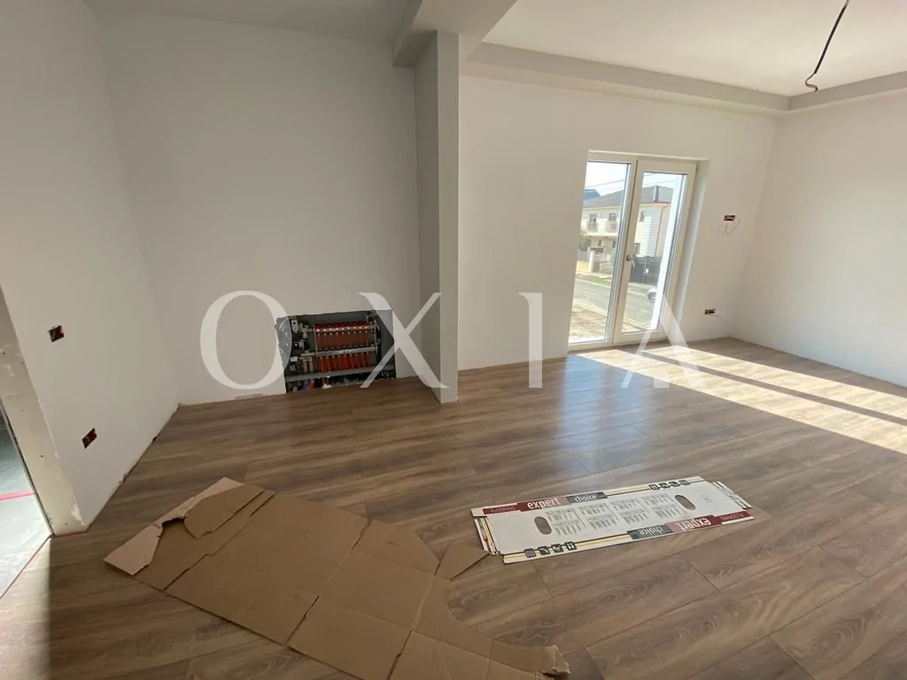 Despartita prin garaj, foarte spatioasa, finisaje premium !