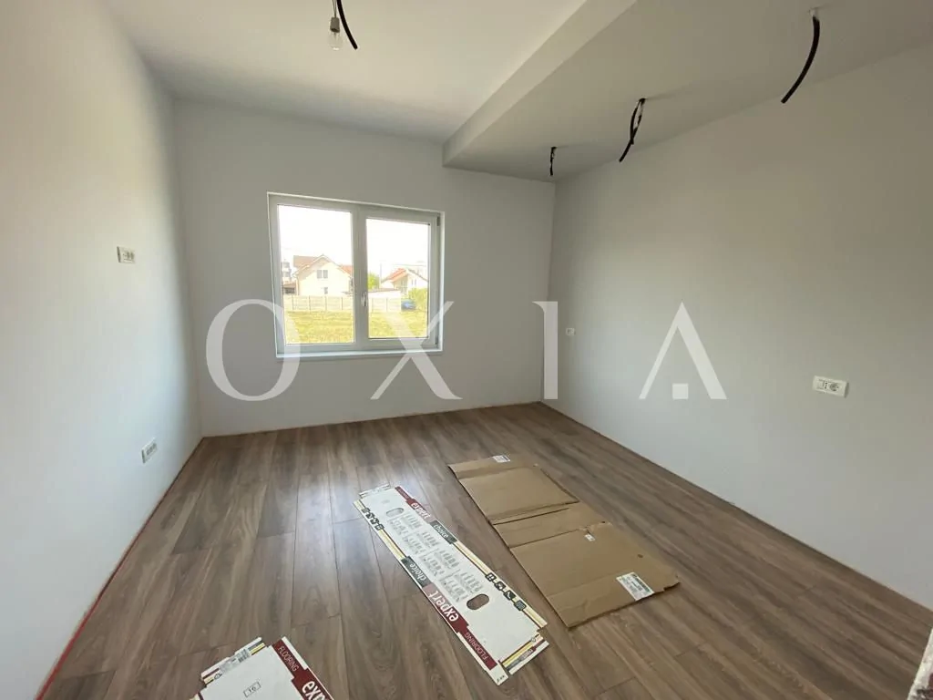 Despartita prin garaj, foarte spatioasa, finisaje premium !