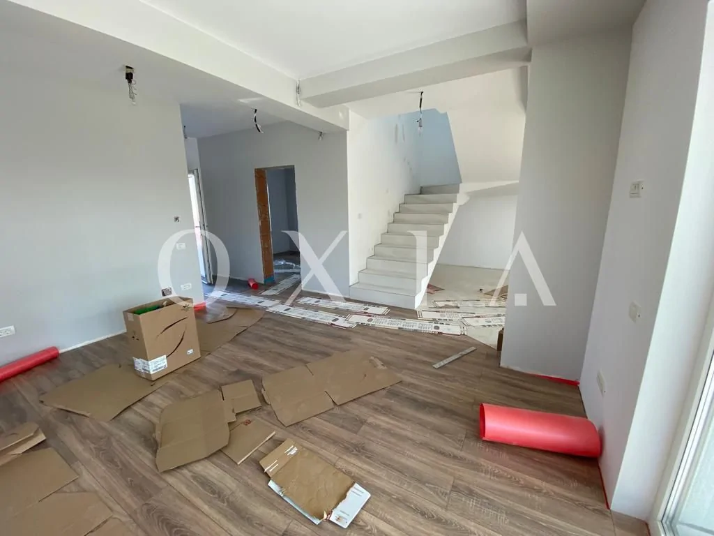 Despartita prin garaj, foarte spatioasa, finisaje premium !