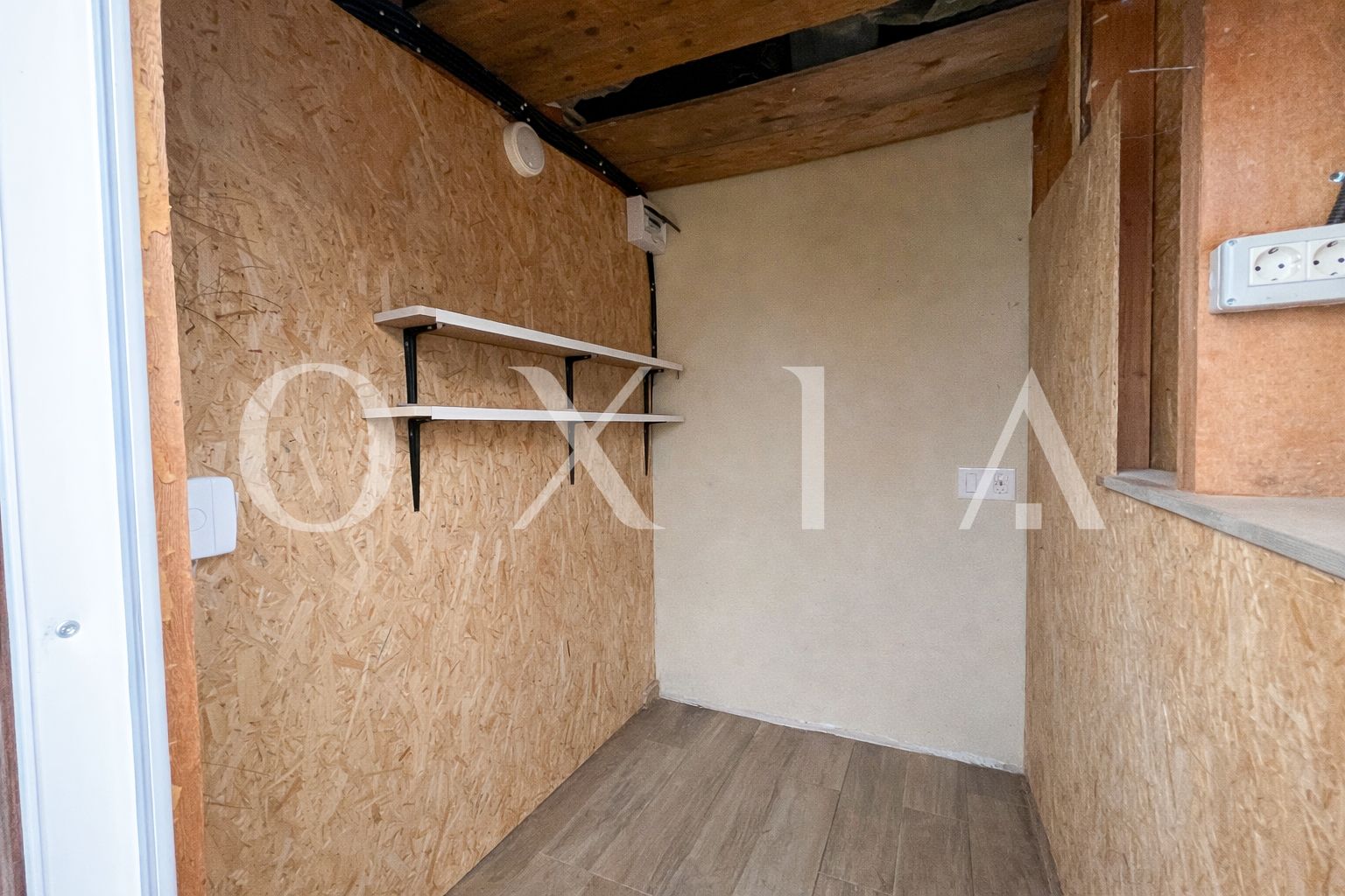 mosnita-noua-mobilat-si-utilat-pe-21-1