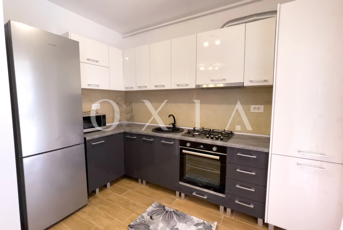 Aradului – Iris, Loc Parcare, Mobilat-Utilat