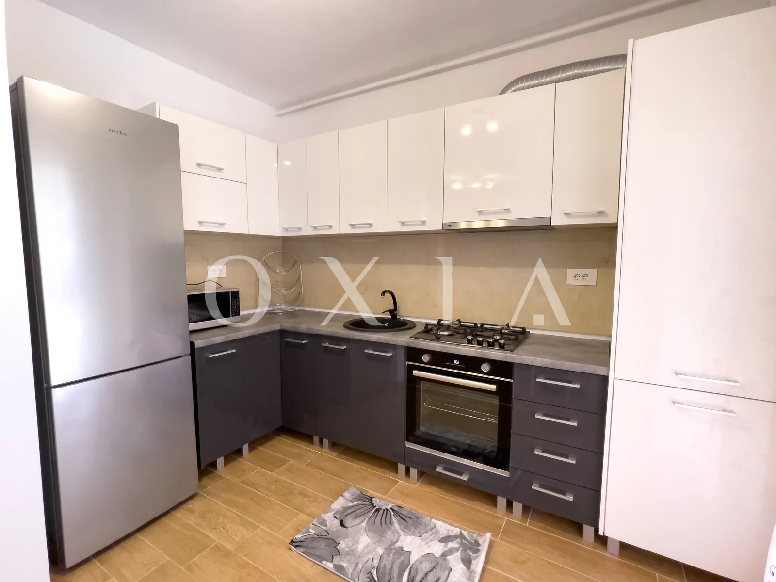 Aradului – Iris, Loc Parcare, Mobilat-Utilat
