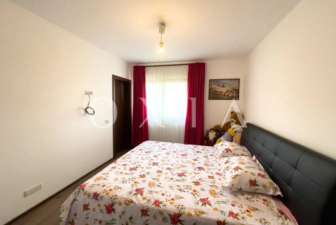 Casa pe parter cu garaj dublu, teren generos.