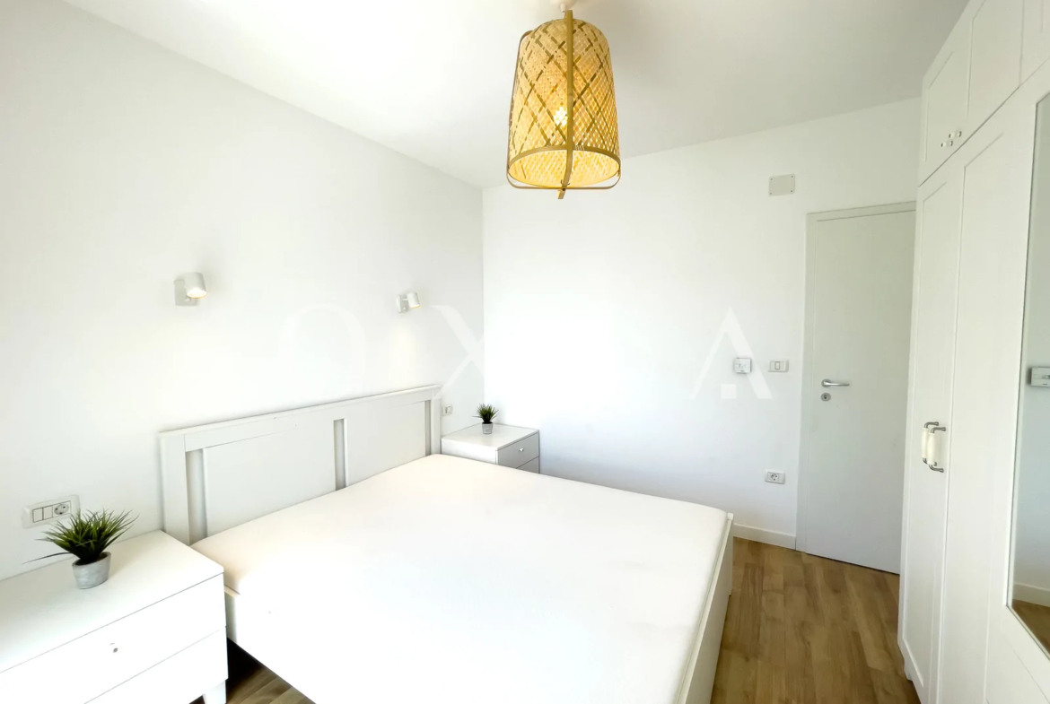 Rebreanu Towers, Mobilat si Utilat