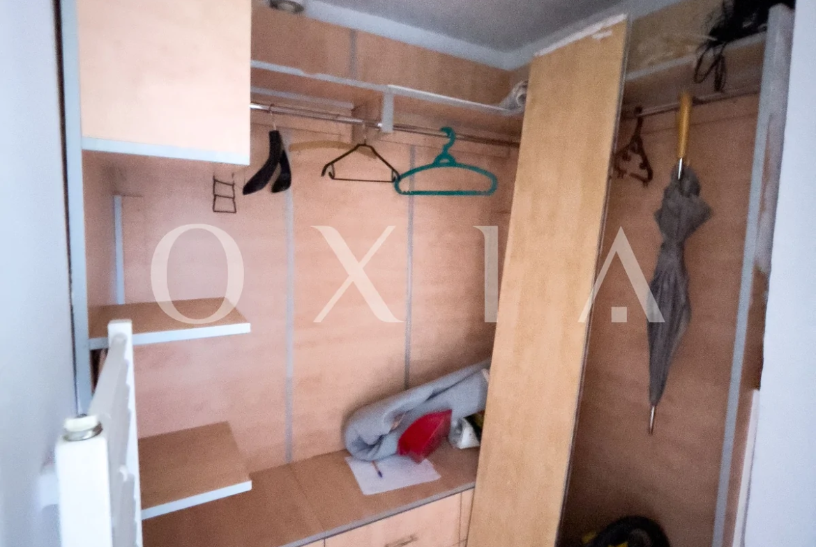 Aradului, Centrala proprie, mobilat si utilat partial
