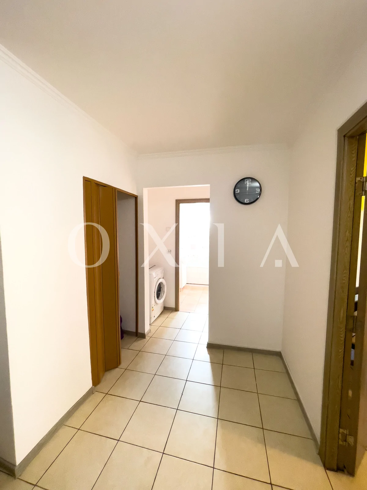 Girocului, Centrala Proprie, Mobilat-Utilat