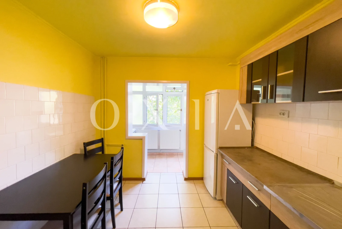 Girocului, Centrala Proprie, Mobilat-Utilat
