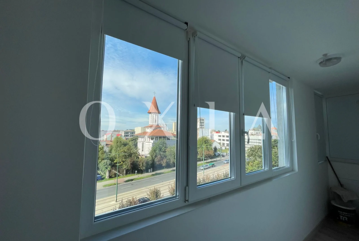 Lunei, decomandat, amenajat modern