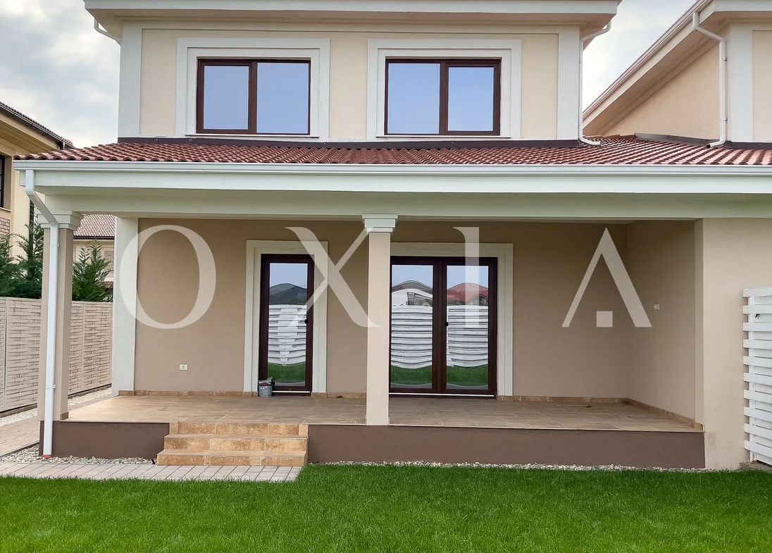 Zona Padure, opcupabil imediat, despartit prin baie.