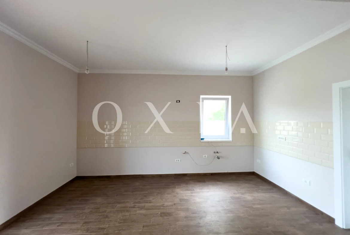 Zona Padure, opcupabil imediat, despartit prin baie.