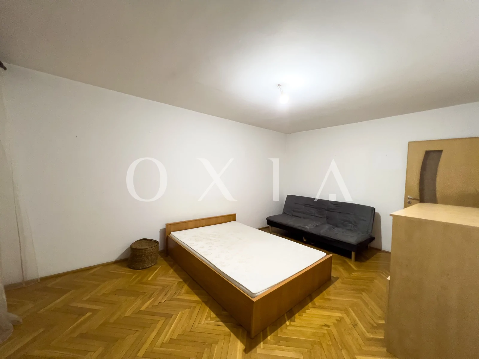 Calea Martirilor, Centrala + AC, 2 Boxe, Mobilat