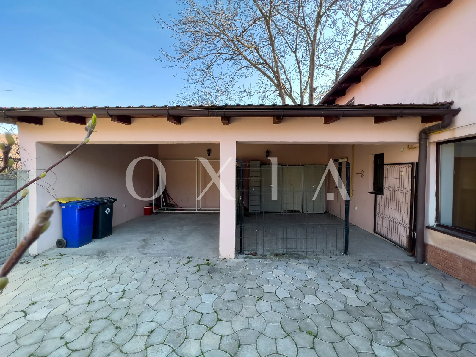 Buziasului, Imobil Pretabil Pentru Diverse Activitati, Renovat
