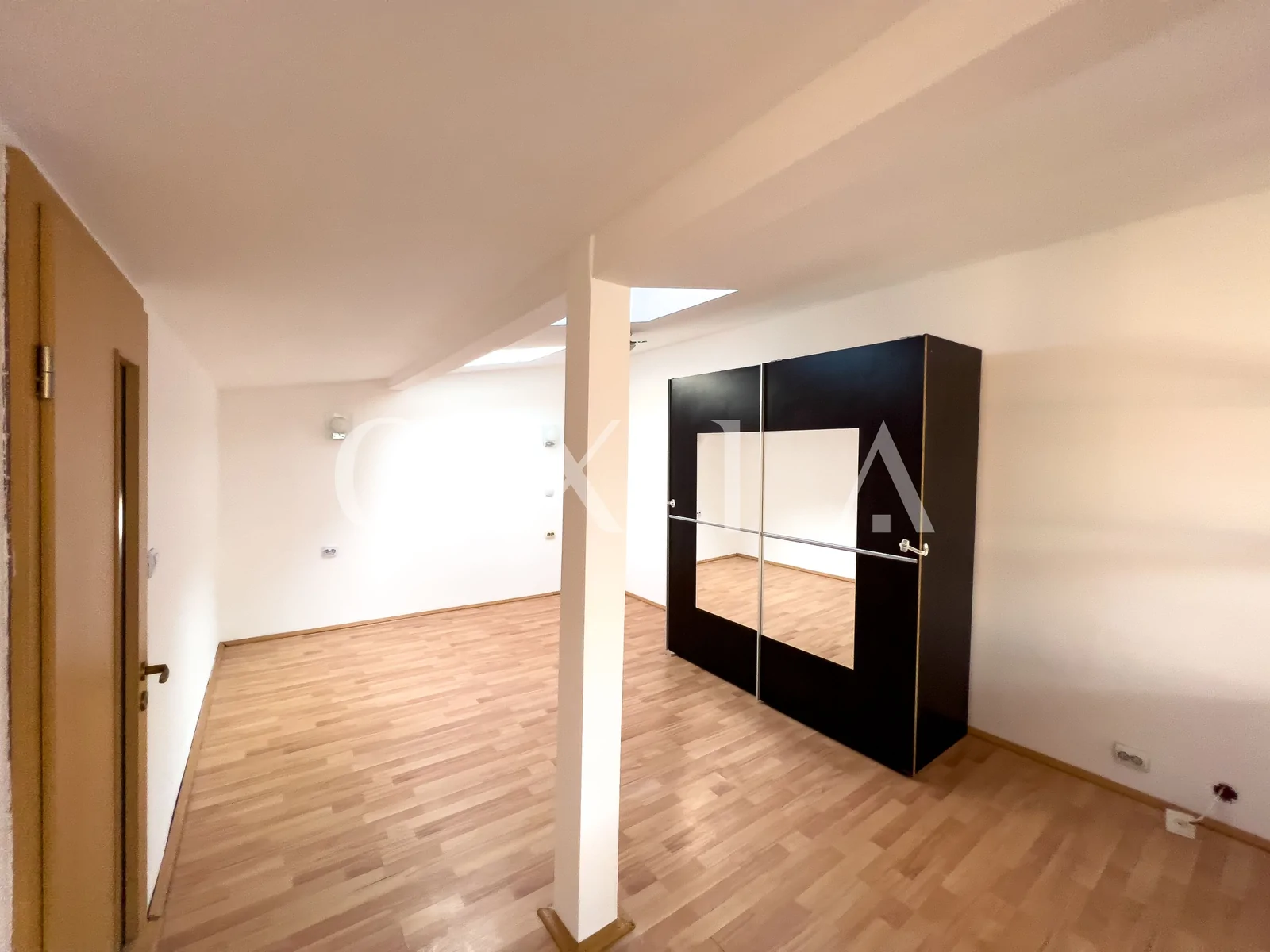 Buziasului, Imobil Pretabil Pentru Diverse Activitati, Renovat