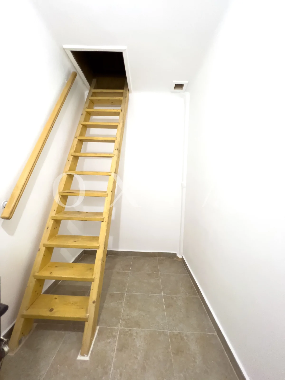 Buziasului, Imobil Pretabil Pentru Diverse Activitati, Renovat