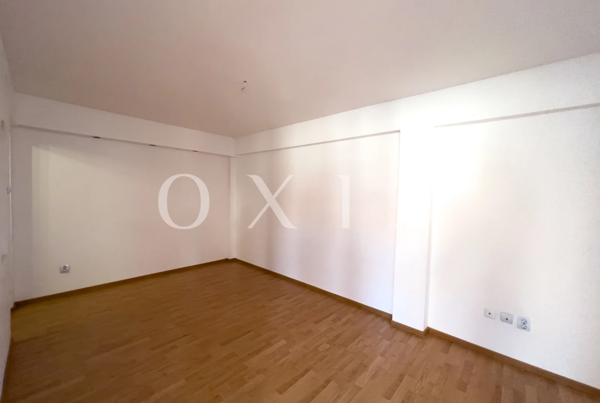 Buziasului, Imobil Pretabil Pentru Diverse Activitati, Renovat