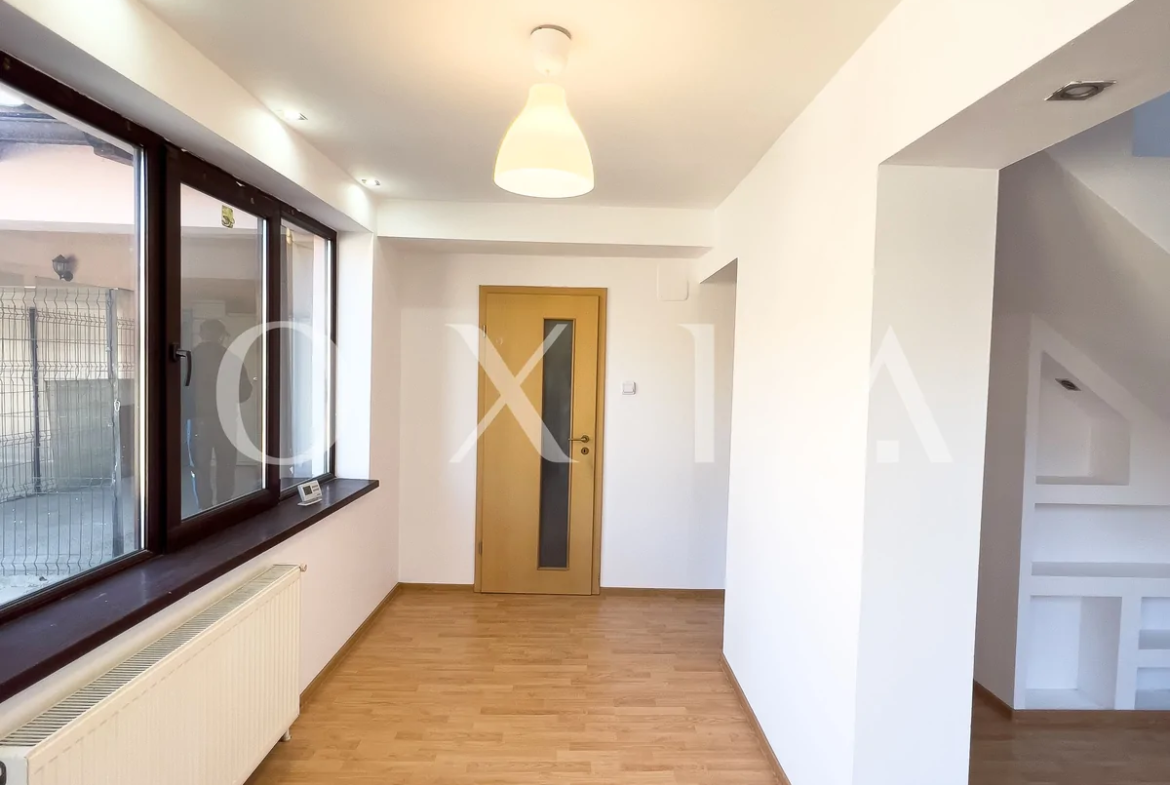 Buziasului, Imobil Pretabil Pentru Diverse Activitati, Renovat