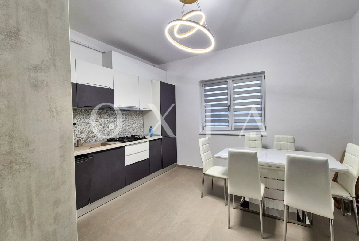 Dechatlon-Dumbravita, mobilat, 2 parcari