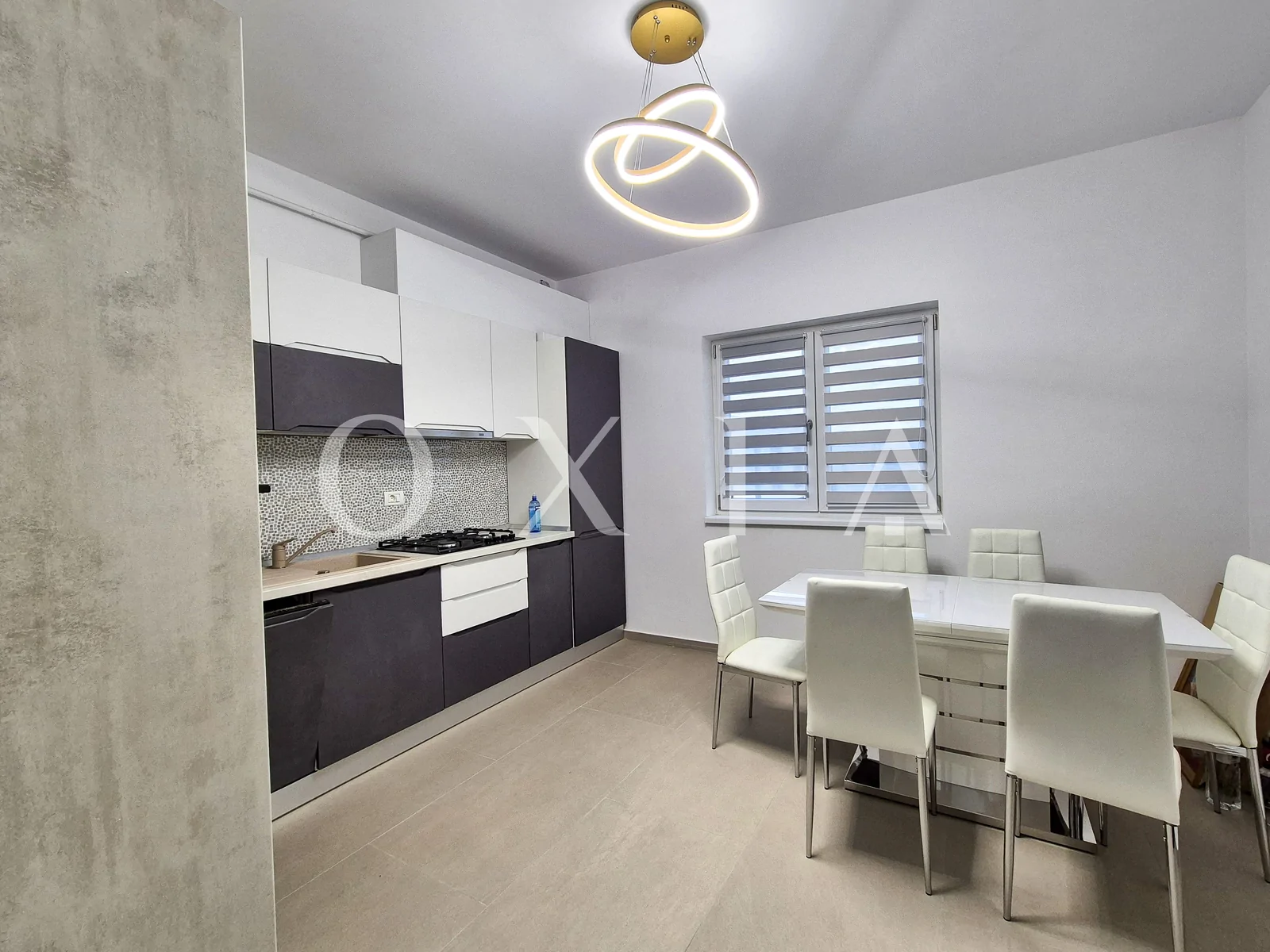 Dechatlon-Dumbravita, mobilat, 2 parcari