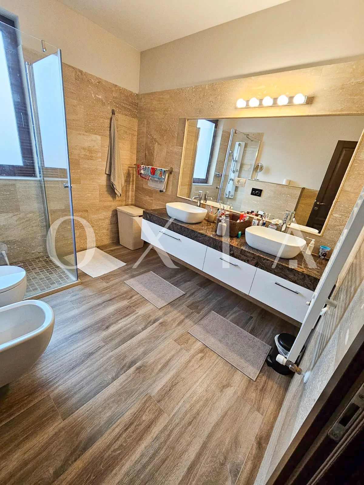 pozitie-excelenta-amenajari-premium-mobilata-utilata-9