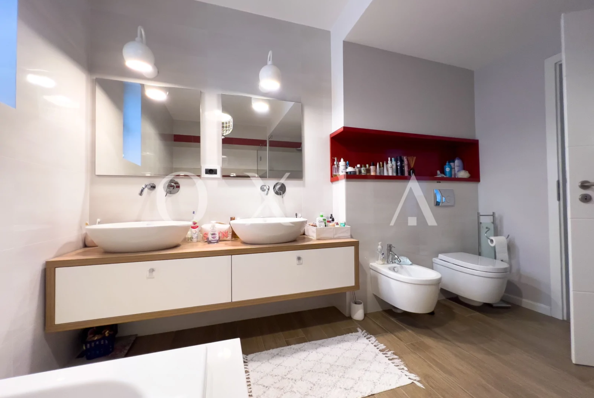 Casa exclusivista cu piscina in Chisoda