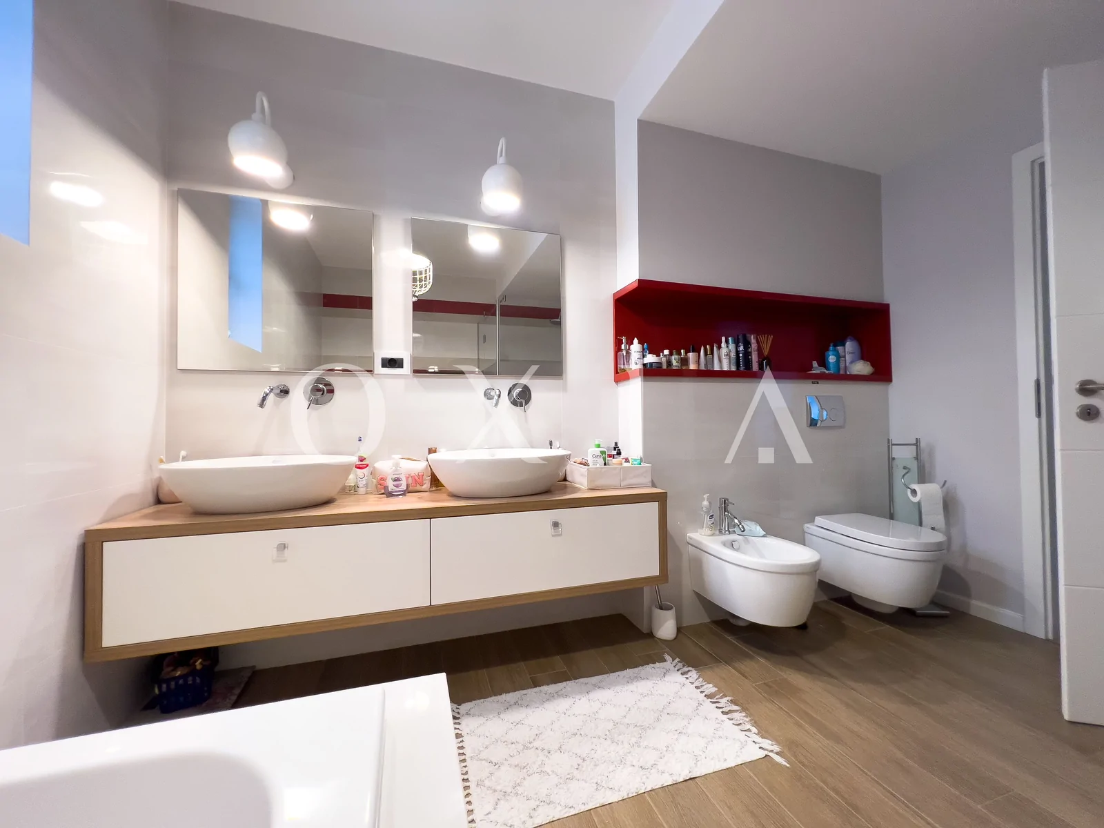 Casa exclusivista cu piscina in Chisoda
