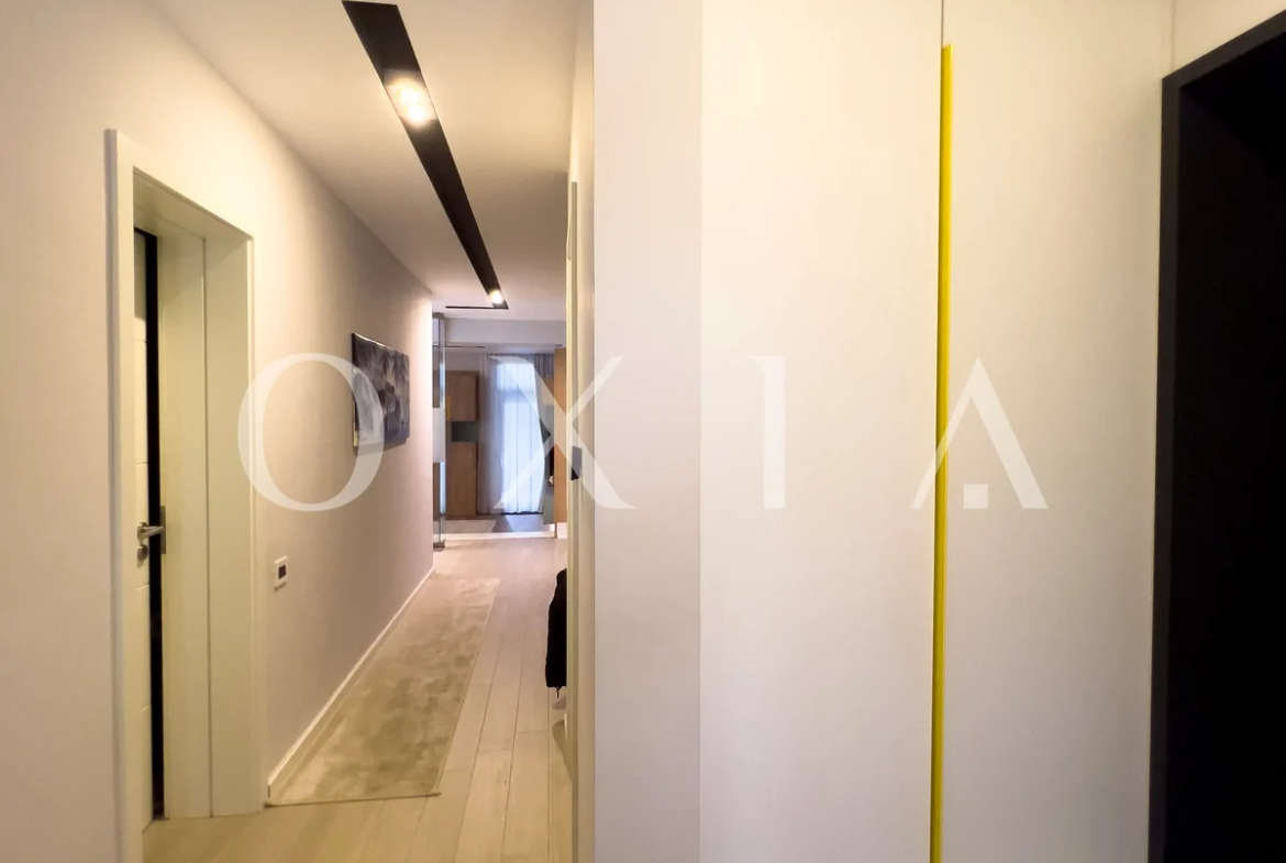 Casa exclusivista cu piscina in Chisoda