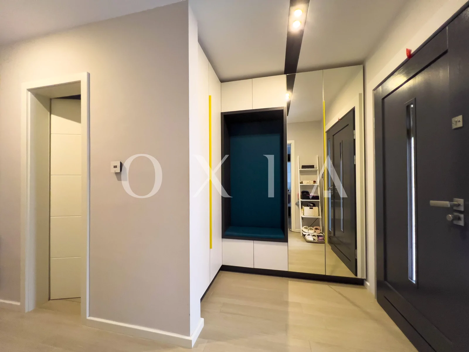 Casa exclusivista cu piscina in Chisoda