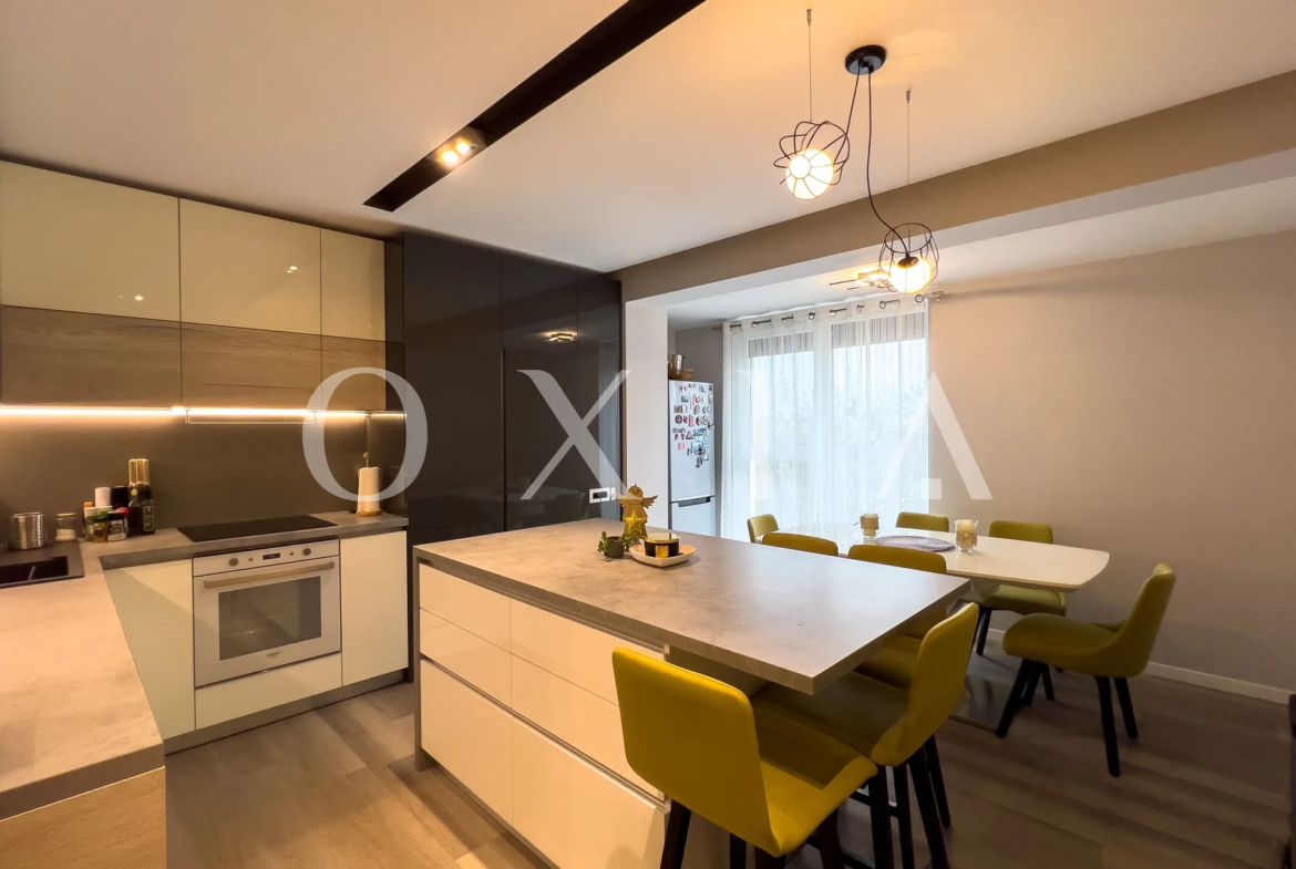 Casa exclusivista cu piscina in Chisoda