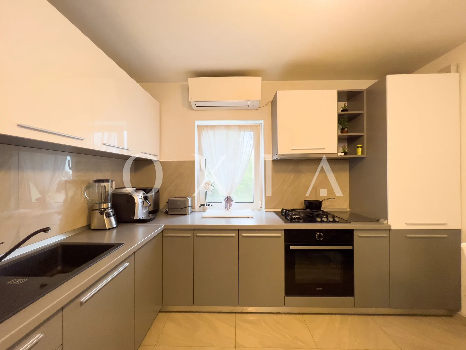Kiriac, Renovat, Etaj Intermediar, Mobilat-Utilat