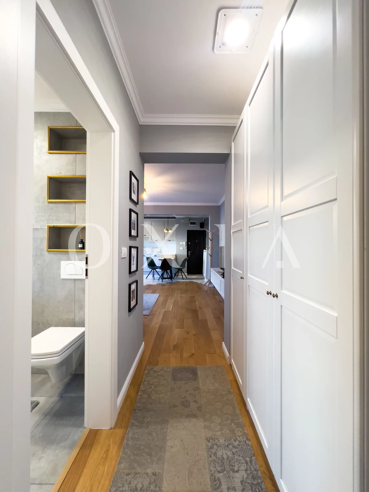 Giroc, Hotel IQ, Amenajari Moderne