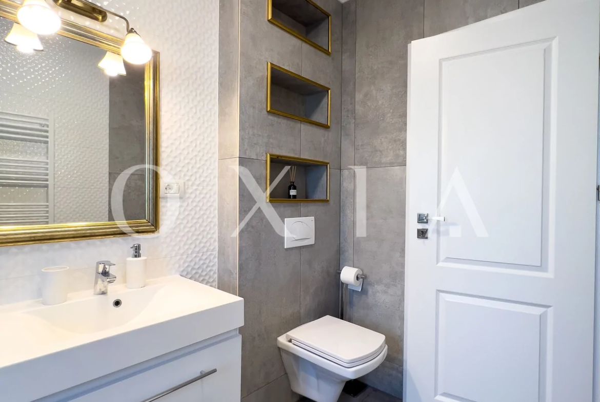 Giroc, Hotel IQ, Amenajari Moderne