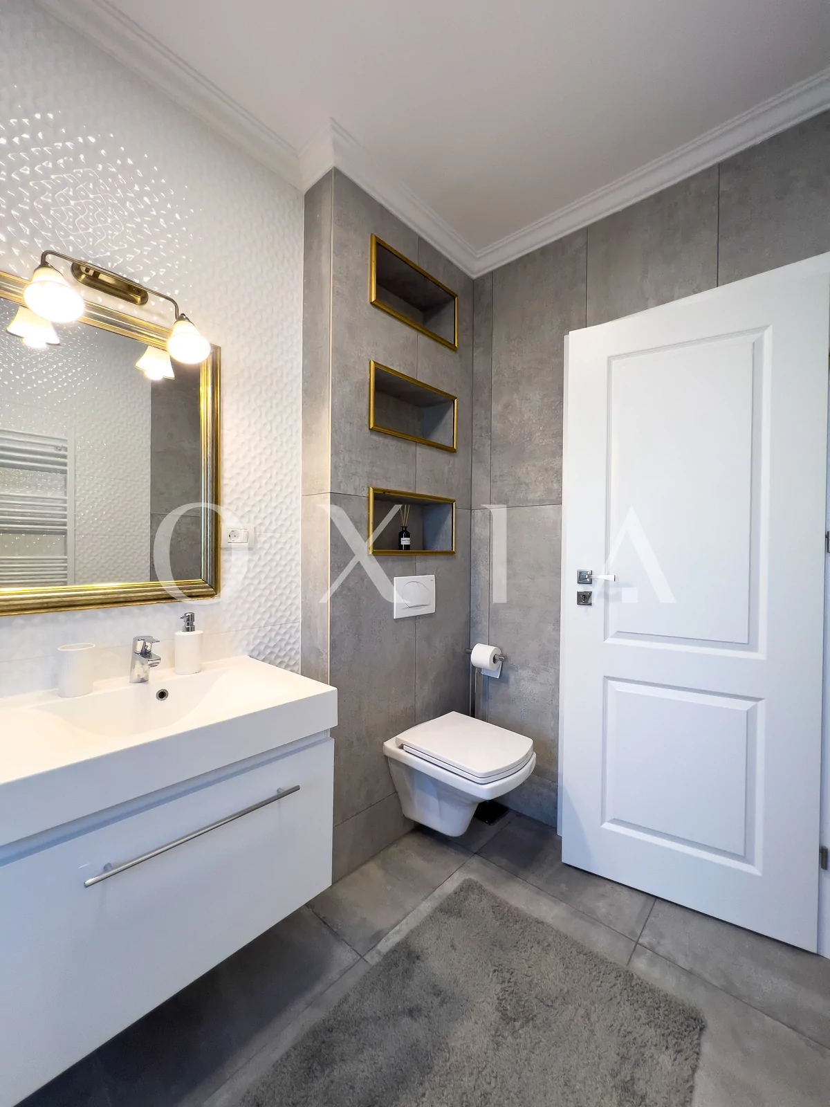 Giroc, Hotel IQ, Amenajari Moderne