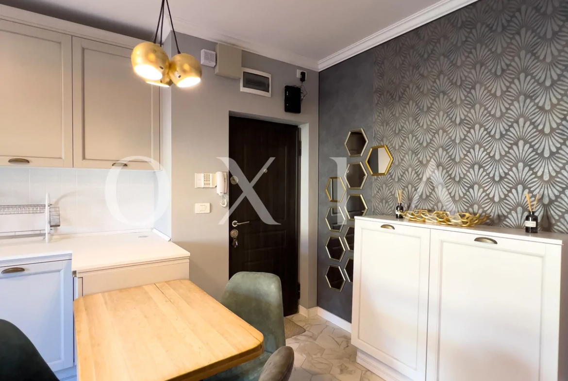Giroc, Hotel IQ, Amenajari Moderne