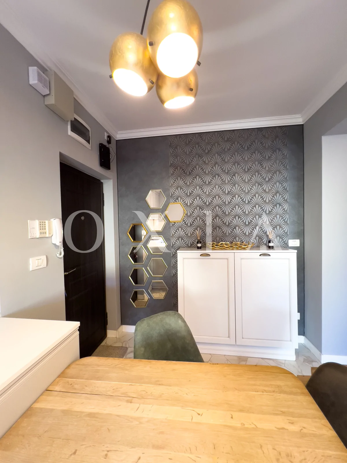 Giroc, Hotel IQ, Amenajari Moderne