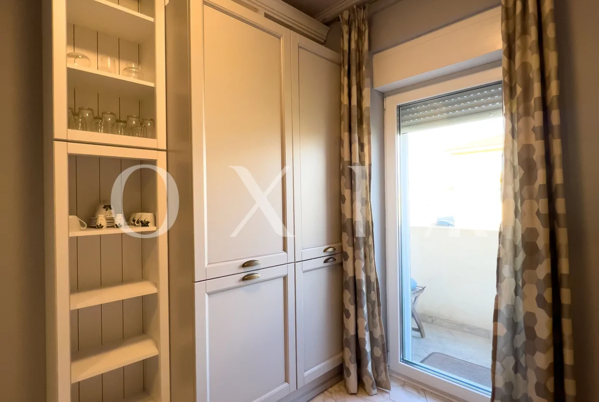 Giroc, Hotel IQ, Amenajari Moderne