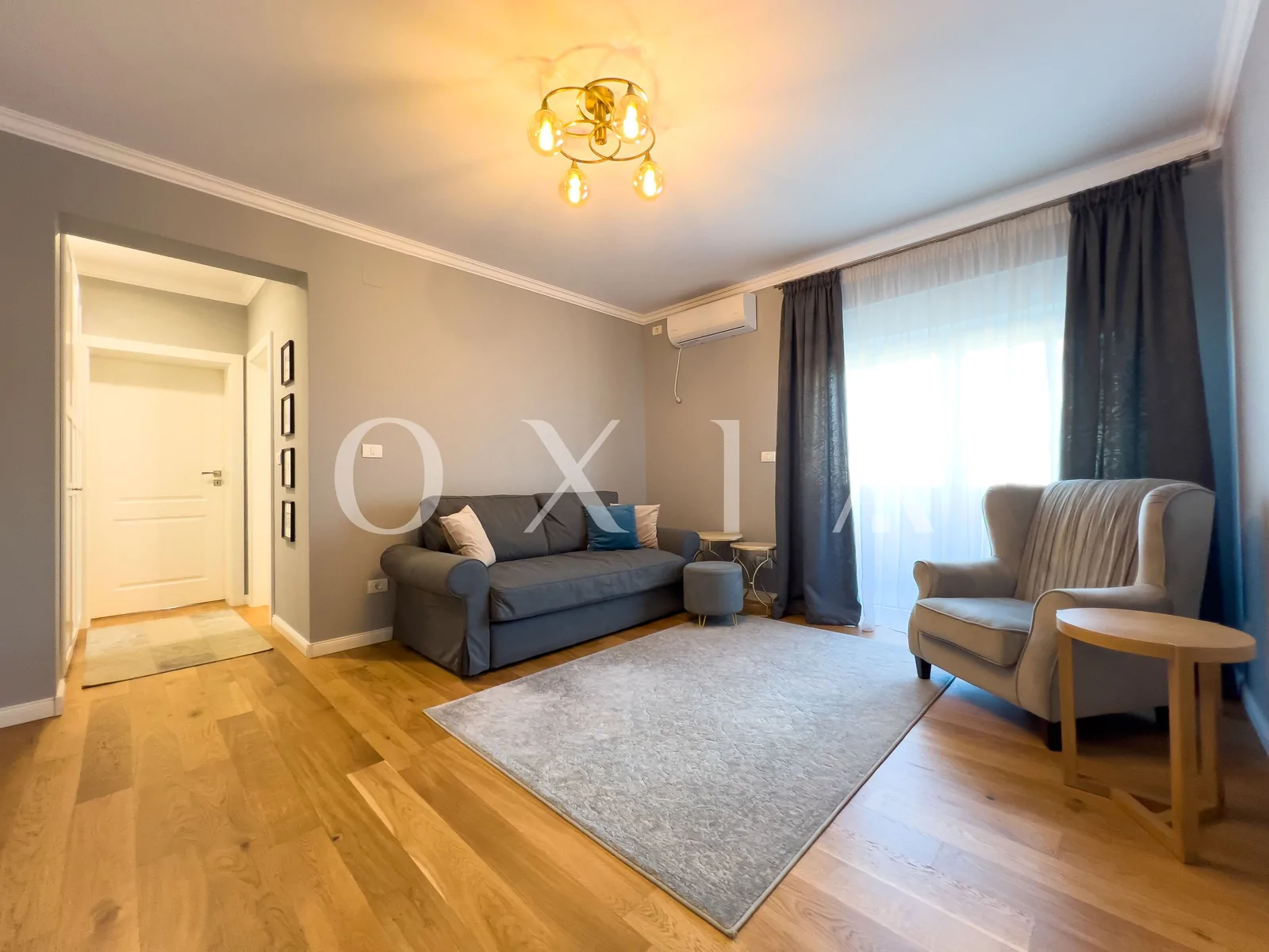 Giroc, Hotel IQ, Amenajari Moderne