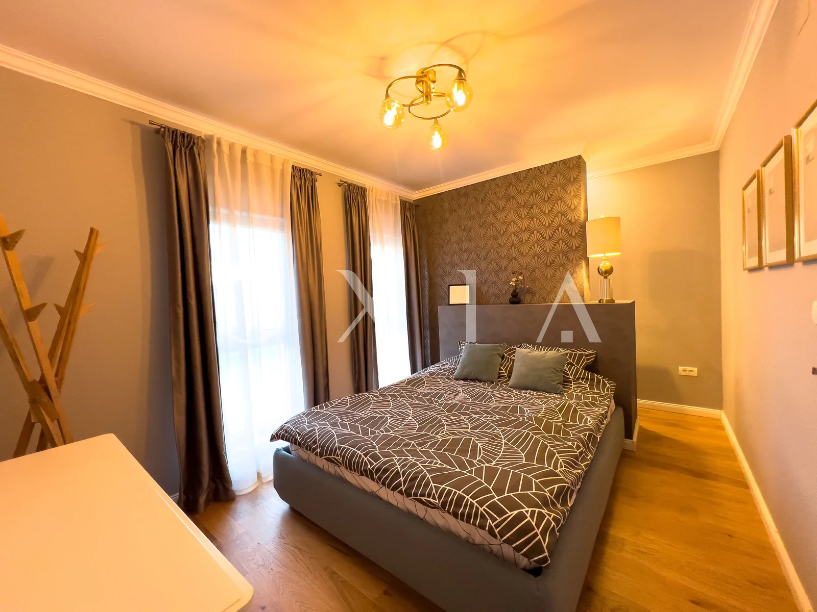 Giroc, Hotel IQ, Amenajari Moderne