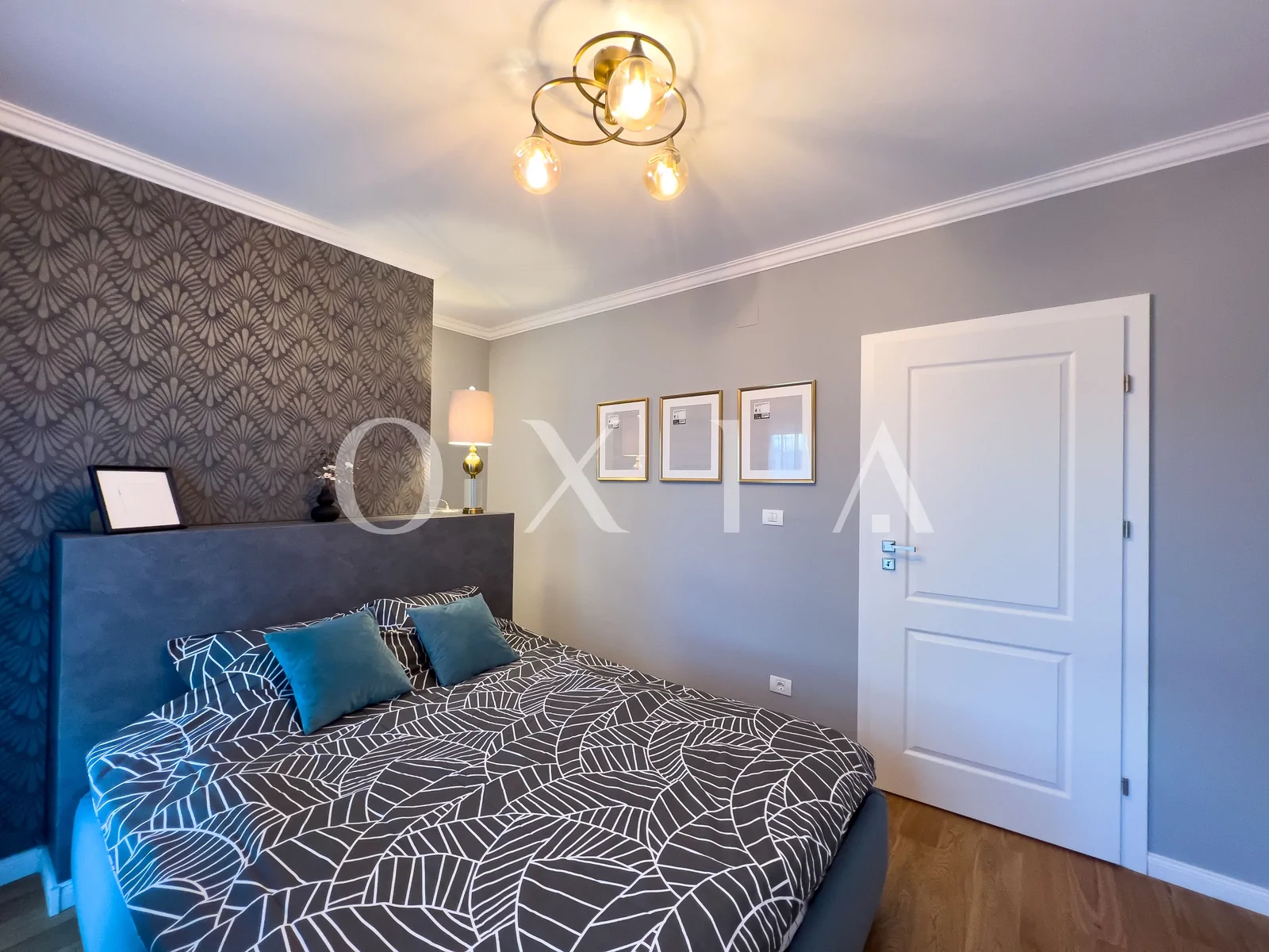 Giroc, Hotel IQ, Amenajari Moderne