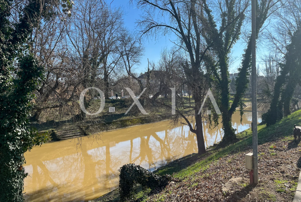 Zona Medicina, Renovat, Garaj, Boxa