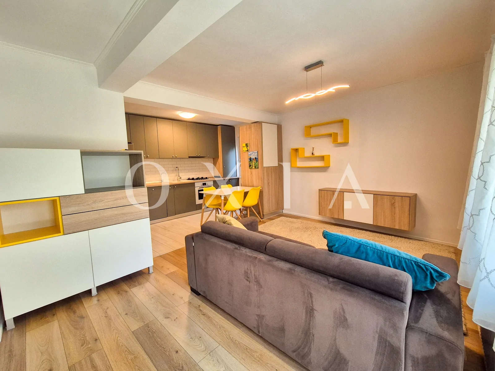 apartament-pe-doua-nivele-cu-gradina-proprie-in-braytim-3