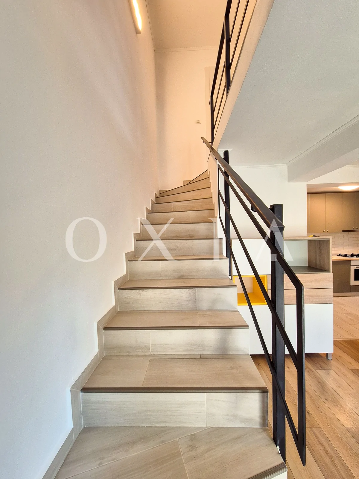 apartament-pe-doua-nivele-cu-gradina-proprie-in-braytim-7