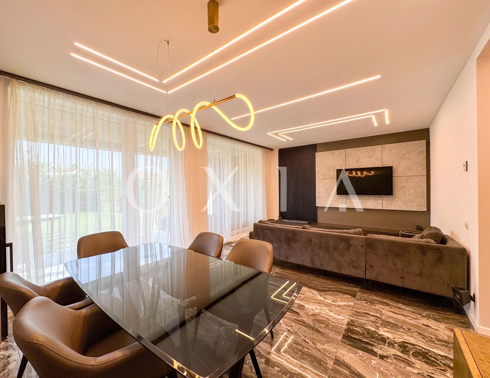 exclusivitate-casa-moderna-cu-4-dormitoare-si-curte-amenajata-2