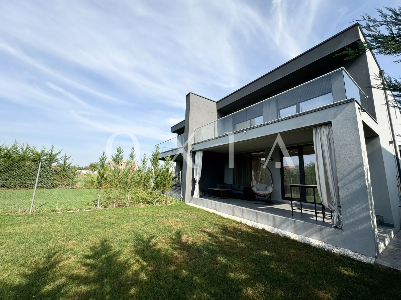 exclusivitate-casa-moderna-cu-4-dormitoare-si-curte-amenajata-21