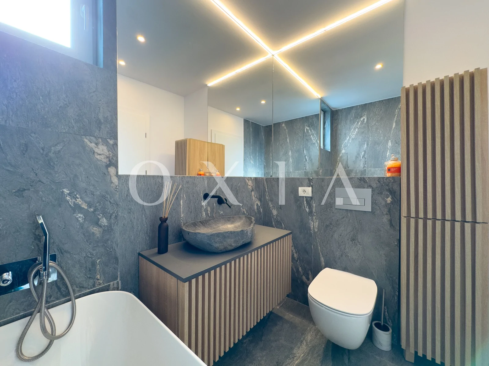 exclusivitate-casa-moderna-cu-4-dormitoare-si-curte-amenajata-6