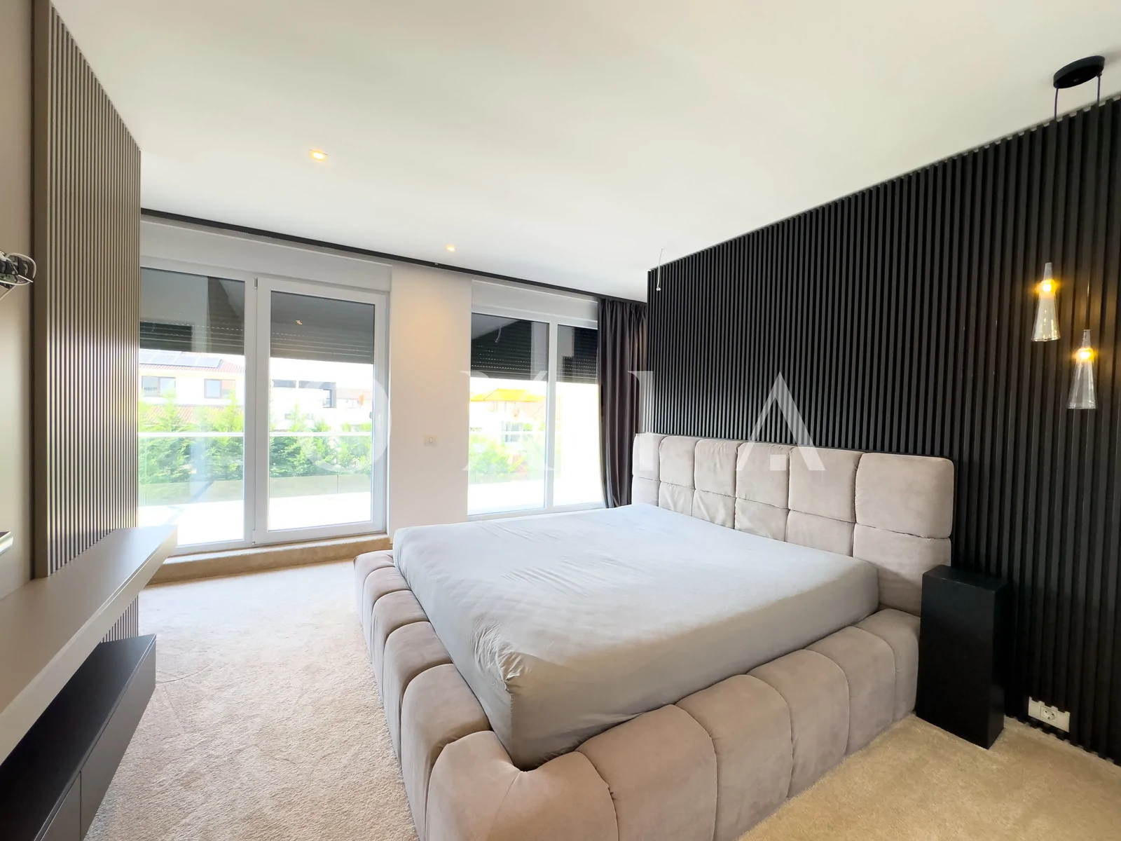 exclusivitate-casa-moderna-cu-4-dormitoare-si-curte-amenajata-8