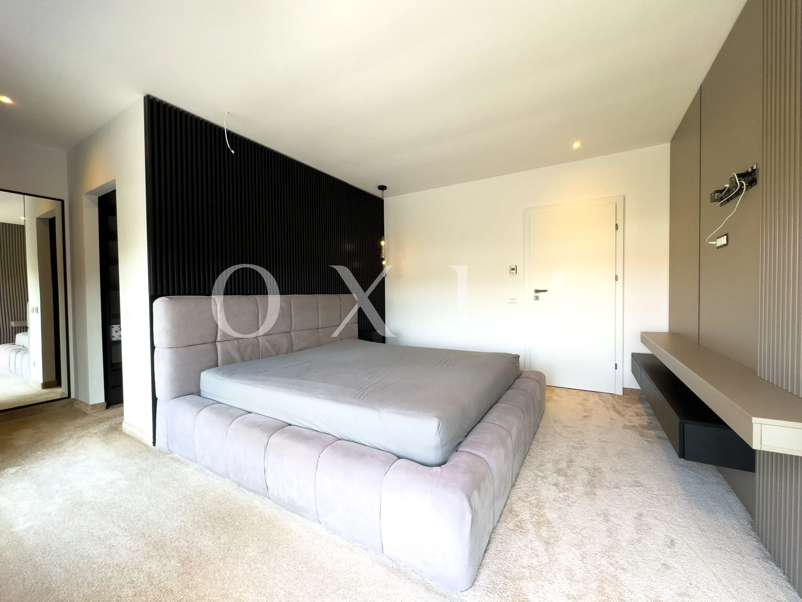 exclusivitate-casa-moderna-cu-4-dormitoare-si-curte-amenajata-9