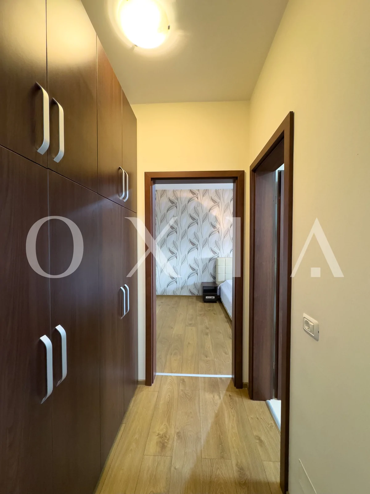 Giroc, Hotel IQ, Mobilat-Utilat, Parcare Proprie